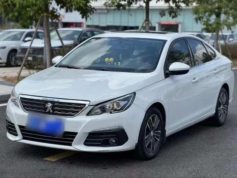 2015 Nissan Sunny 1.5L 112HP L4 CVT