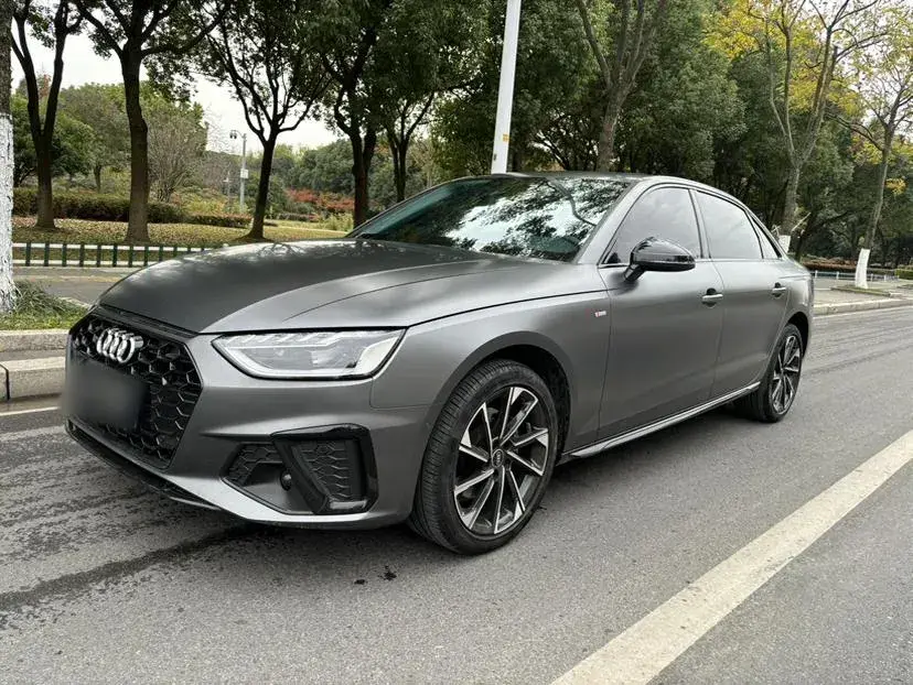 2022 Audi A4L 2.0T 190HP L4 7DCT
