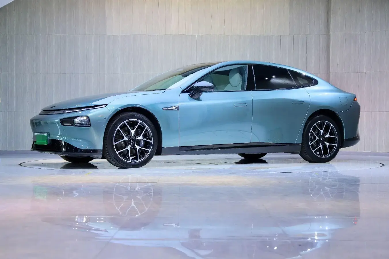 2023 Xpeng P7 BEV 86.2KWH