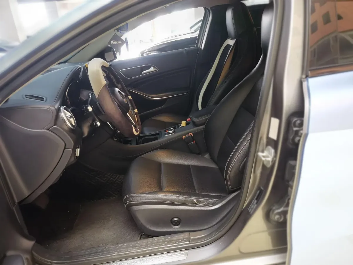 2015 Mercedes-Benz GLA Class 2.0T 184HP L4 7DCT,autocango,china used car exporter,china ev exporter,chinese used car exporter,chinese used ev exporter