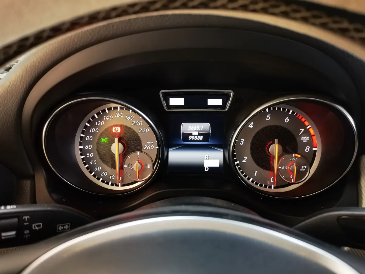 2015 Mercedes-Benz GLA Class 2.0T 184HP L4 7DCT,autocango,china used car exporter,china ev exporter,chinese used car exporter,chinese used ev exporter