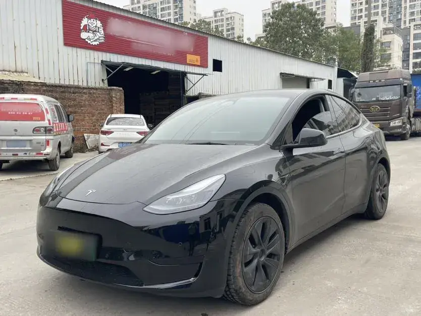 2023 Tesla Model Y BEV 60KWH