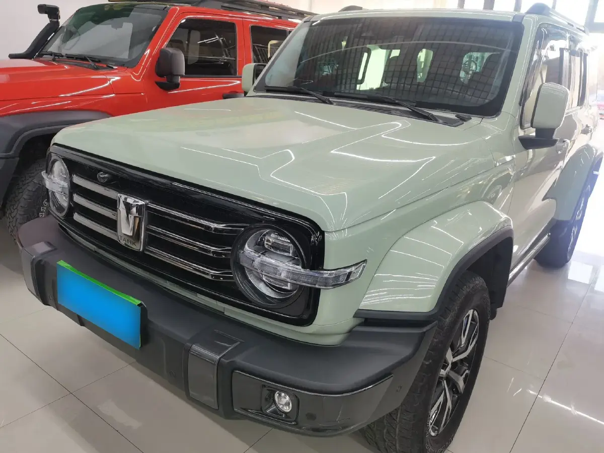 2021 Tank 300 2.0T 227HP L4 8AT