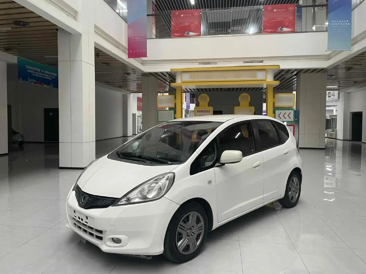 2011 Honda Fit 1.3L 99HP L4 5AT