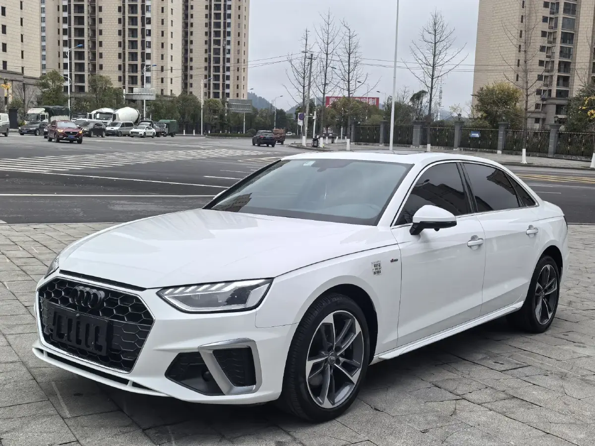 2020 Audi A4L 2.0T 190HP L4 7DCT