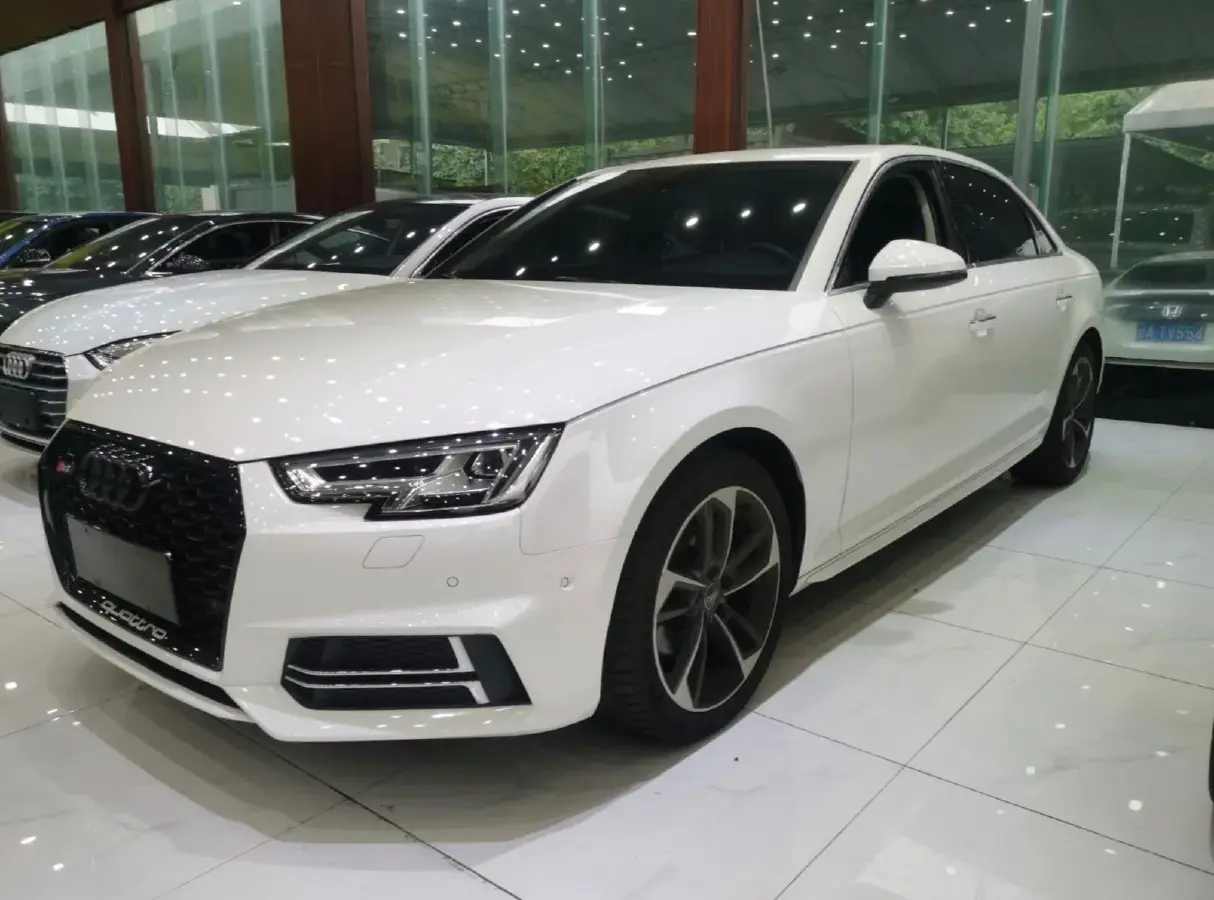 2018 Audi A4L 2.0T 190HP L4 7DCT