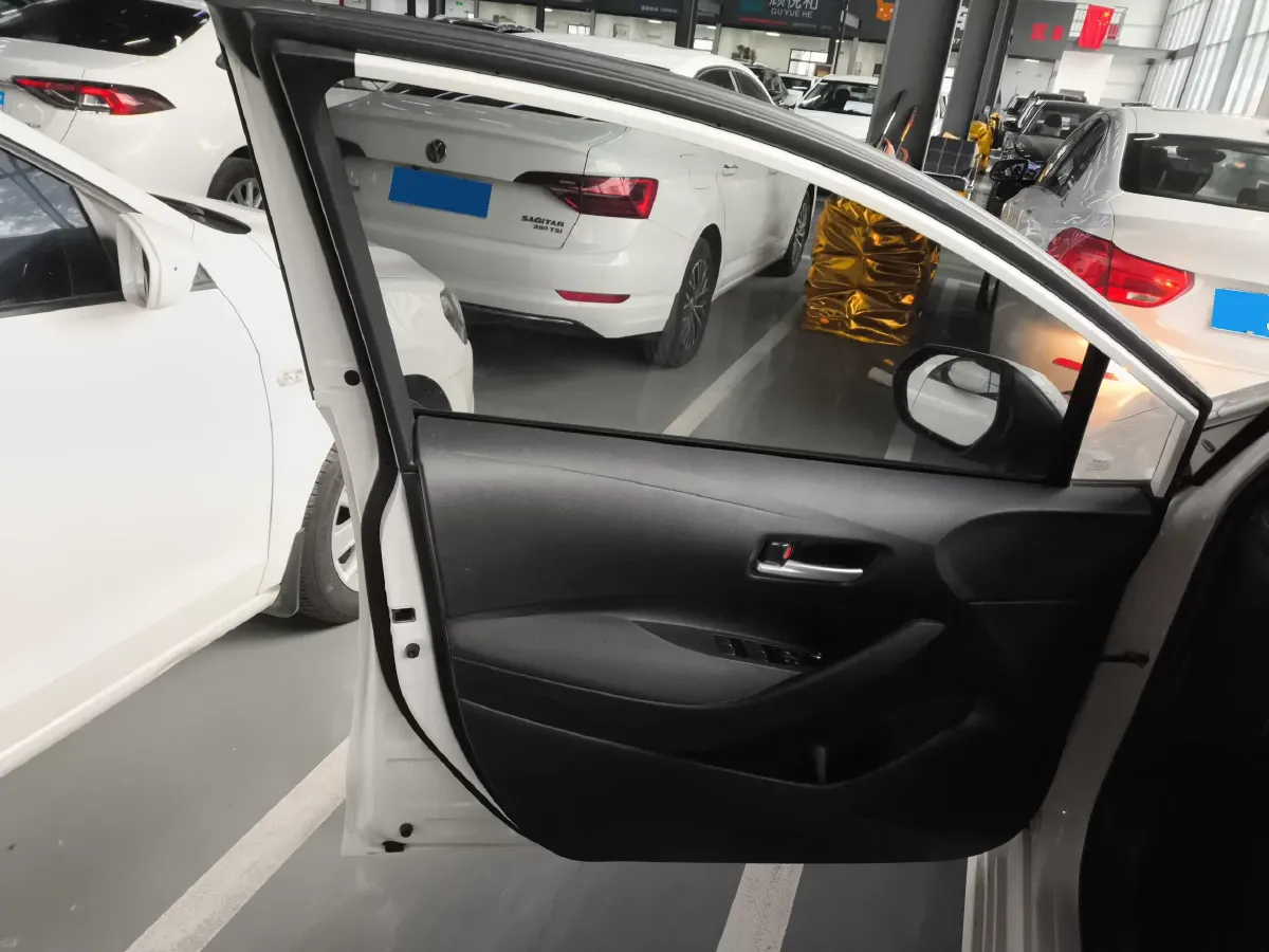 2021 Toyota Corolla 1.2T 116HP L4 CVT,autocango,china used car exporter,china ev exporter,chinese used car exporter,chinese used ev exporter