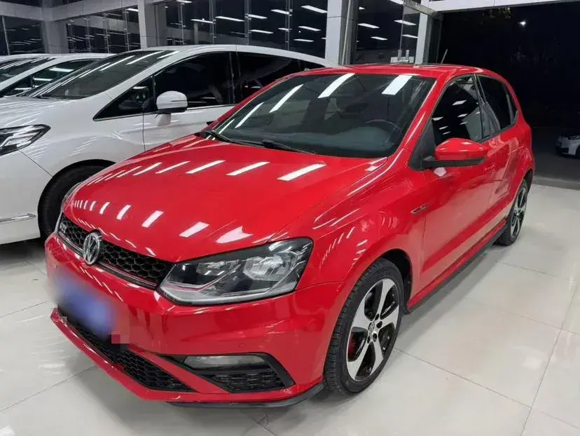 2016 Volkswagen Polo 1.4T 150HP L4 7DCT