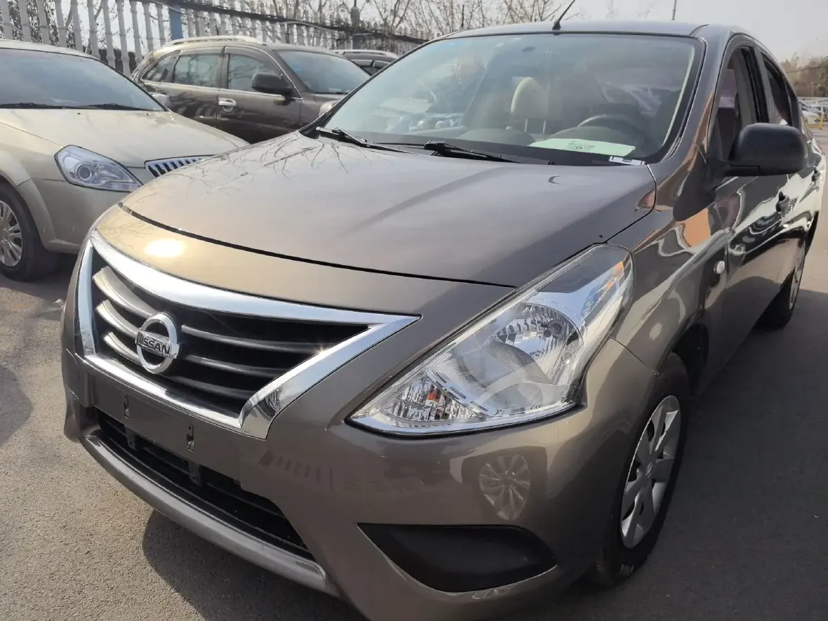 2015 Nissan Sunny 1.5L 112HP L4 CVT