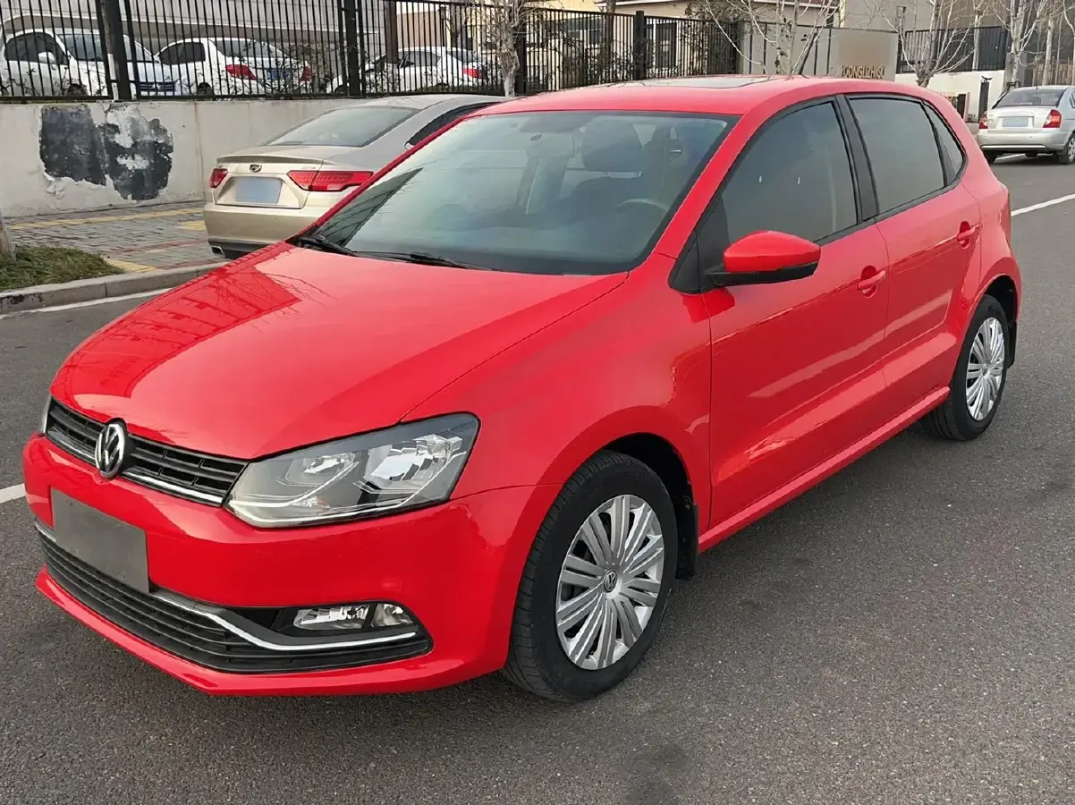 2016 Volkswagen Polo 1.6L 110HP L4 6AT