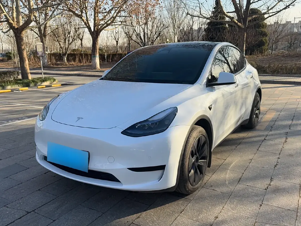 2023 Tesla Model Y BEV 60KWH