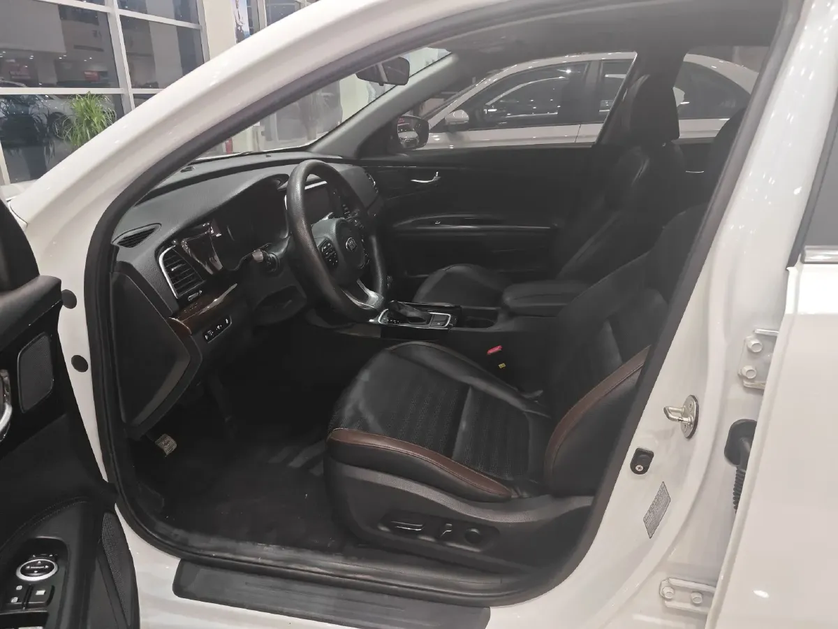 2017 Kia Cachet 1.8L 143HP L4 6AT,autocango,china used car exporter,china ev exporter,chinese used car exporter,chinese used ev exporter