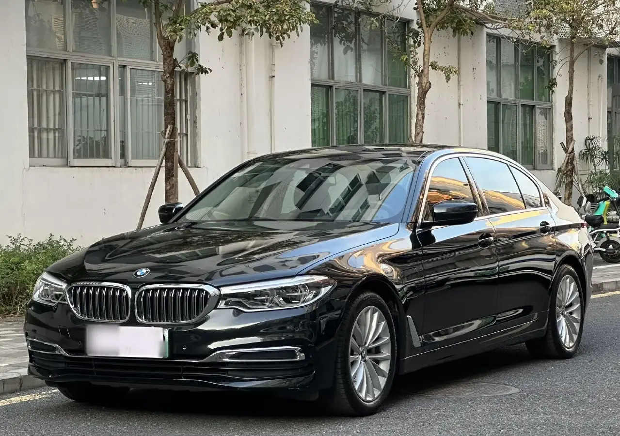 2020 BMW 5 Series 2.0T 184HP L4 8AT PHEV 17.7KWH