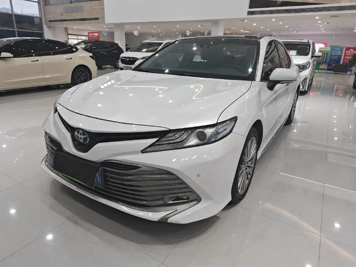 2018 Toyota Camry 2.5L 178HP L4 E-CVT Hybrid