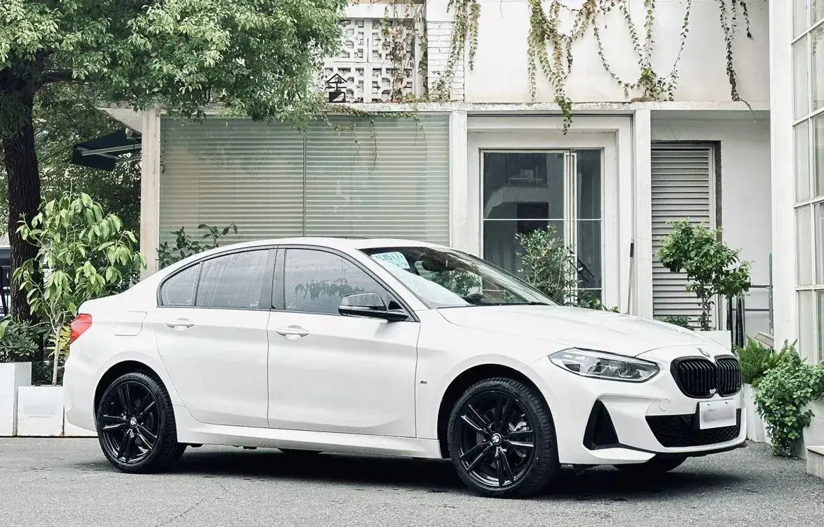 2022 BMW 1 Series 2.0T 192HP L4 7DCT