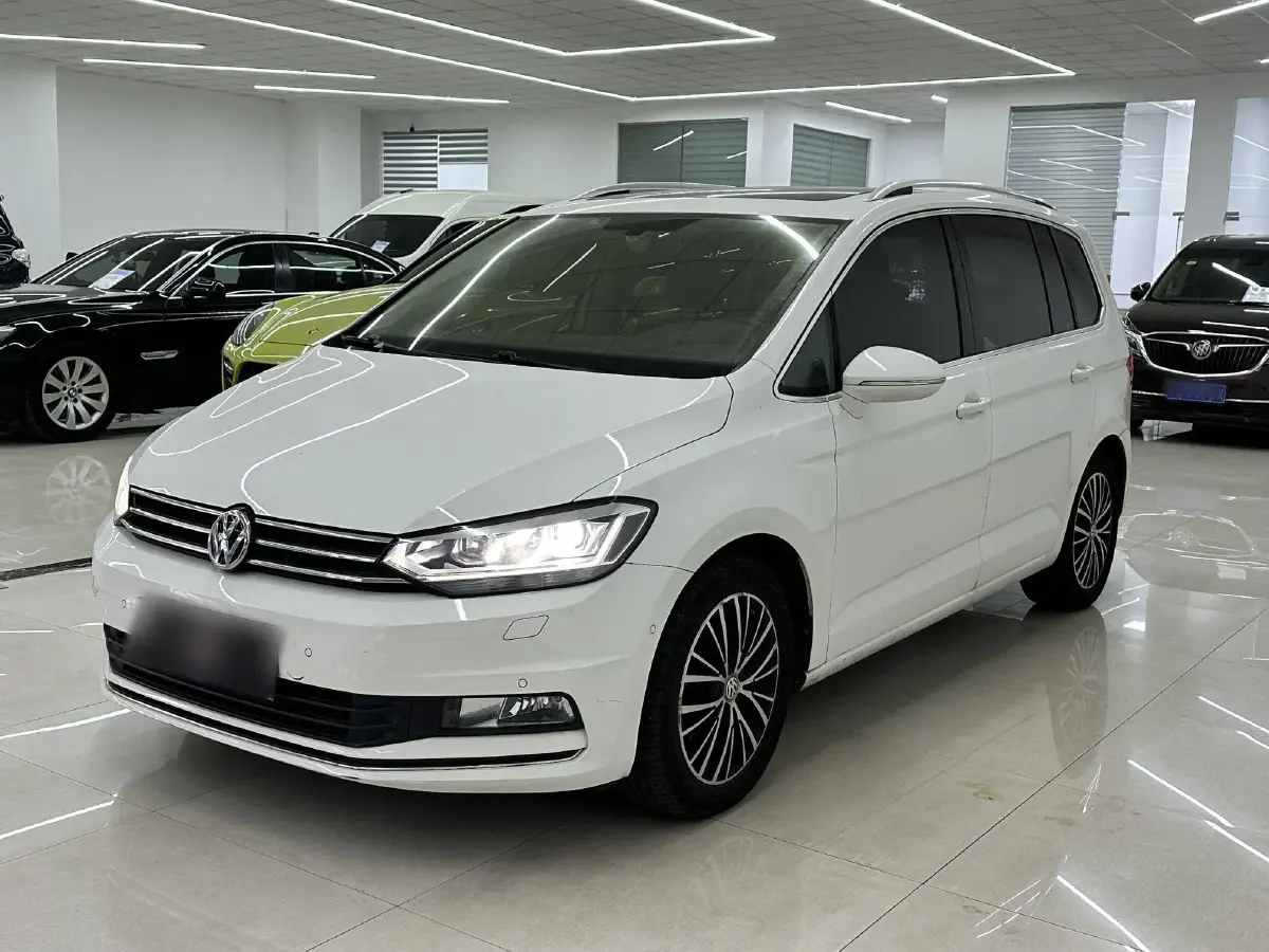 2018 Volkswagen Touran 1.4T 150HP L4 7DCT
