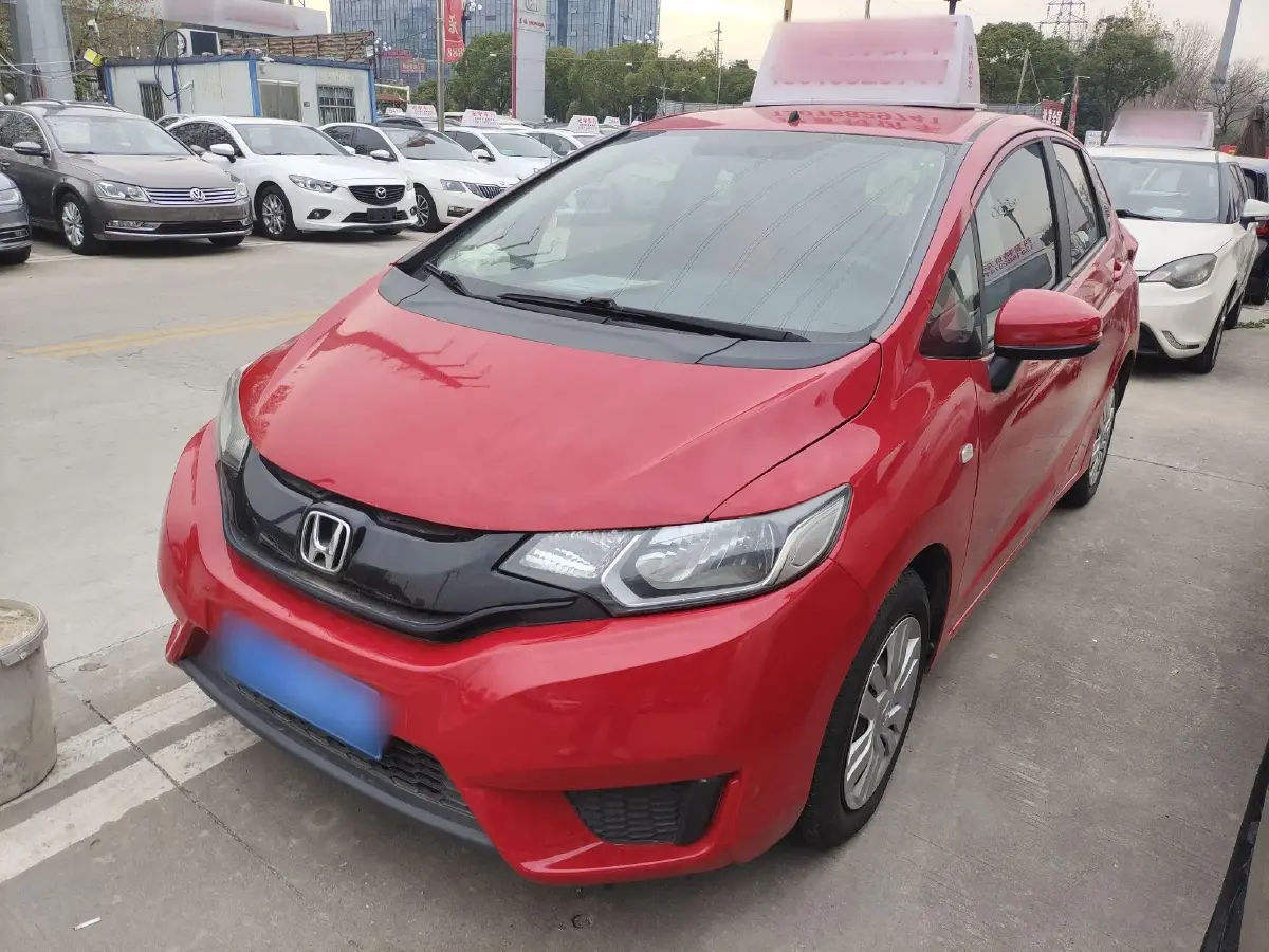 2016 Honda Fit 1.5L 131HP L4 CVT