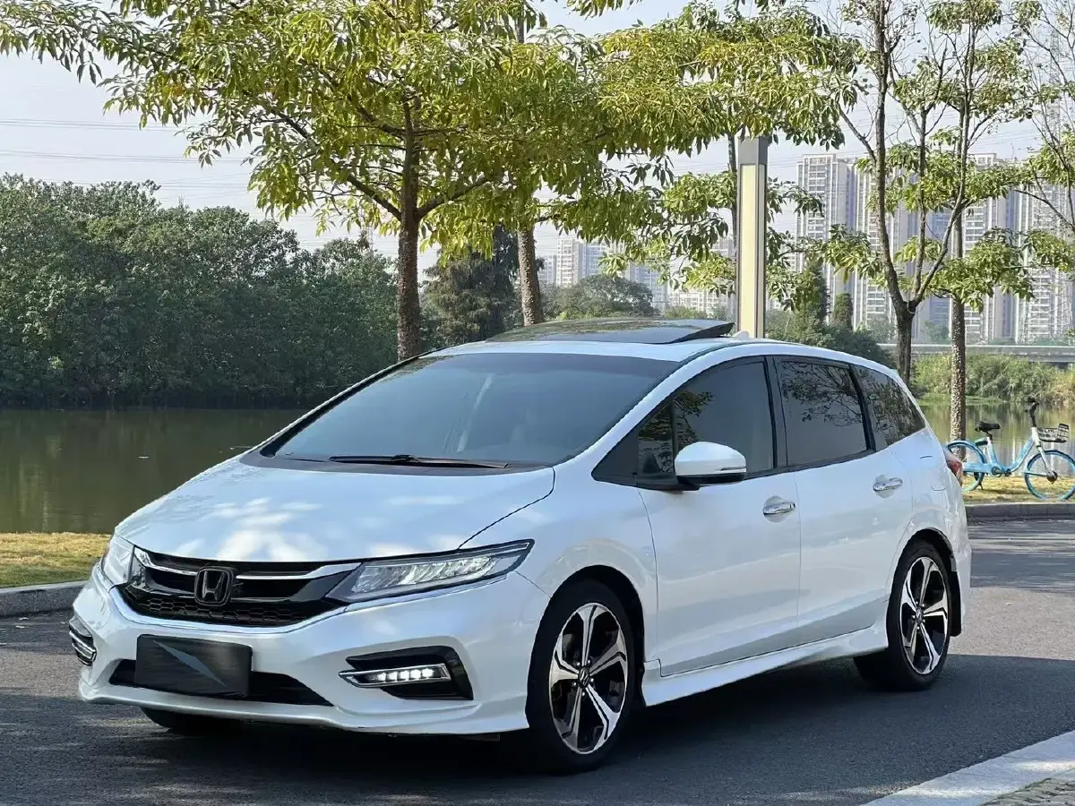 2017 Honda Jade 1.5T 156HP L4 CVT
