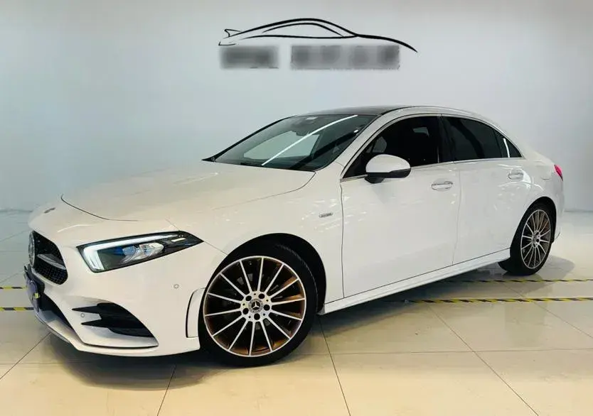 2019 Mercedes-Benz A Class 1.3T 163HP L4 7DCT