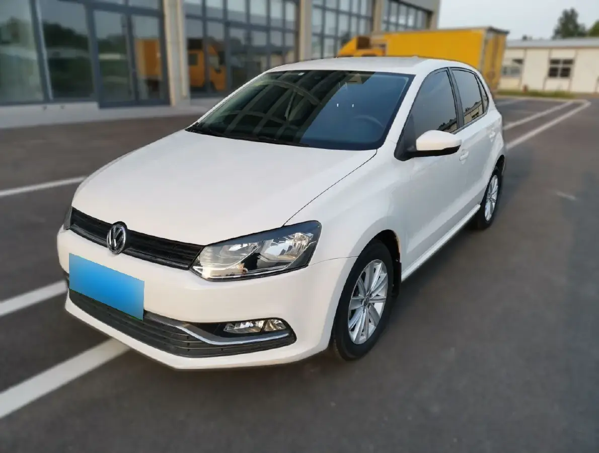 2014 Volkswagen Polo 1.4L 90HP L4 6AT
