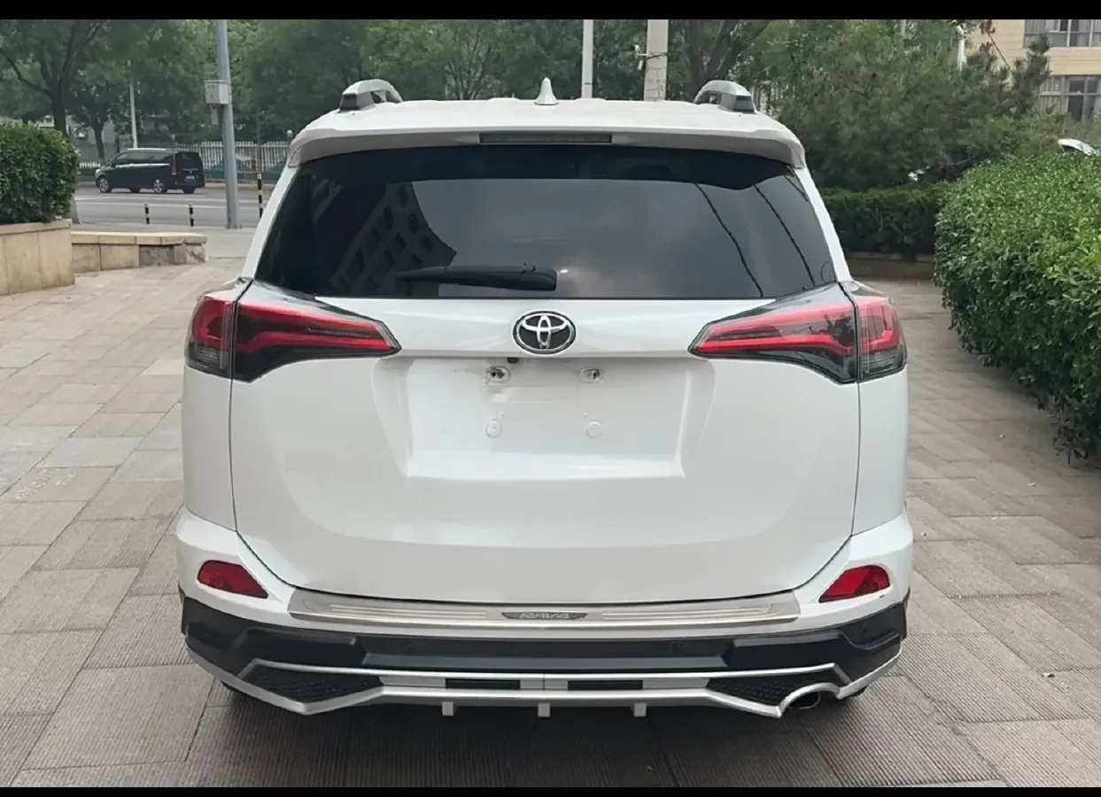 2016 Toyota RAV4 2.0L 151HP L4 CVT,autocango,china used car exporter,china ev exporter,chinese used car exporter,chinese used ev exporter