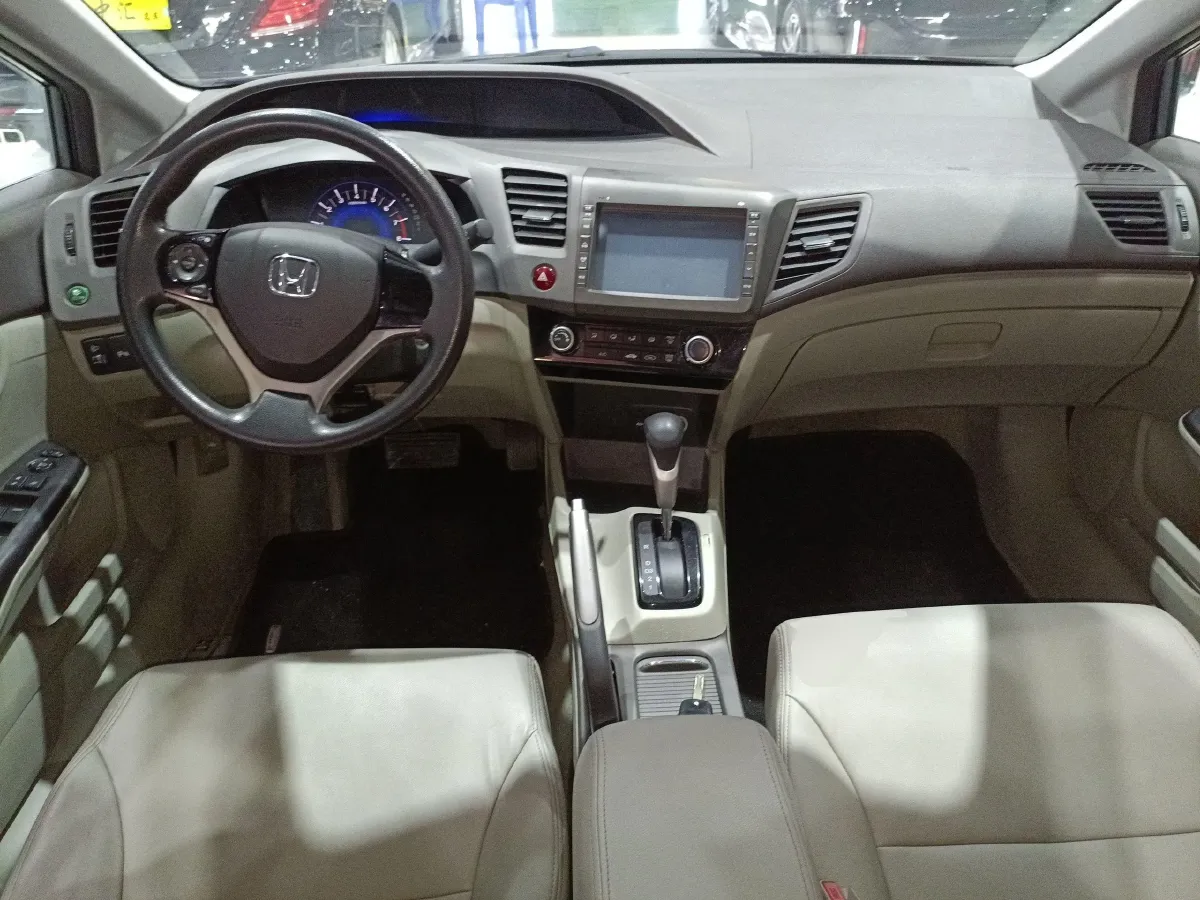 2013 Honda Civic 1.8L 141HP L4 5AT,autocango,china used car exporter,china ev exporter,chinese used car exporter,chinese used ev exporter