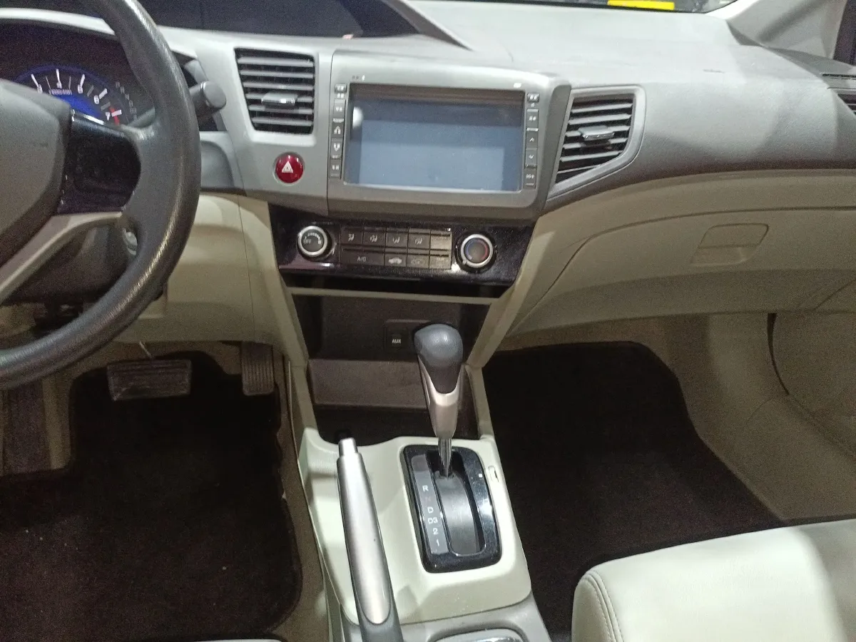 2013 Honda Civic 1.8L 141HP L4 5AT,autocango,china used car exporter,china ev exporter,chinese used car exporter,chinese used ev exporter