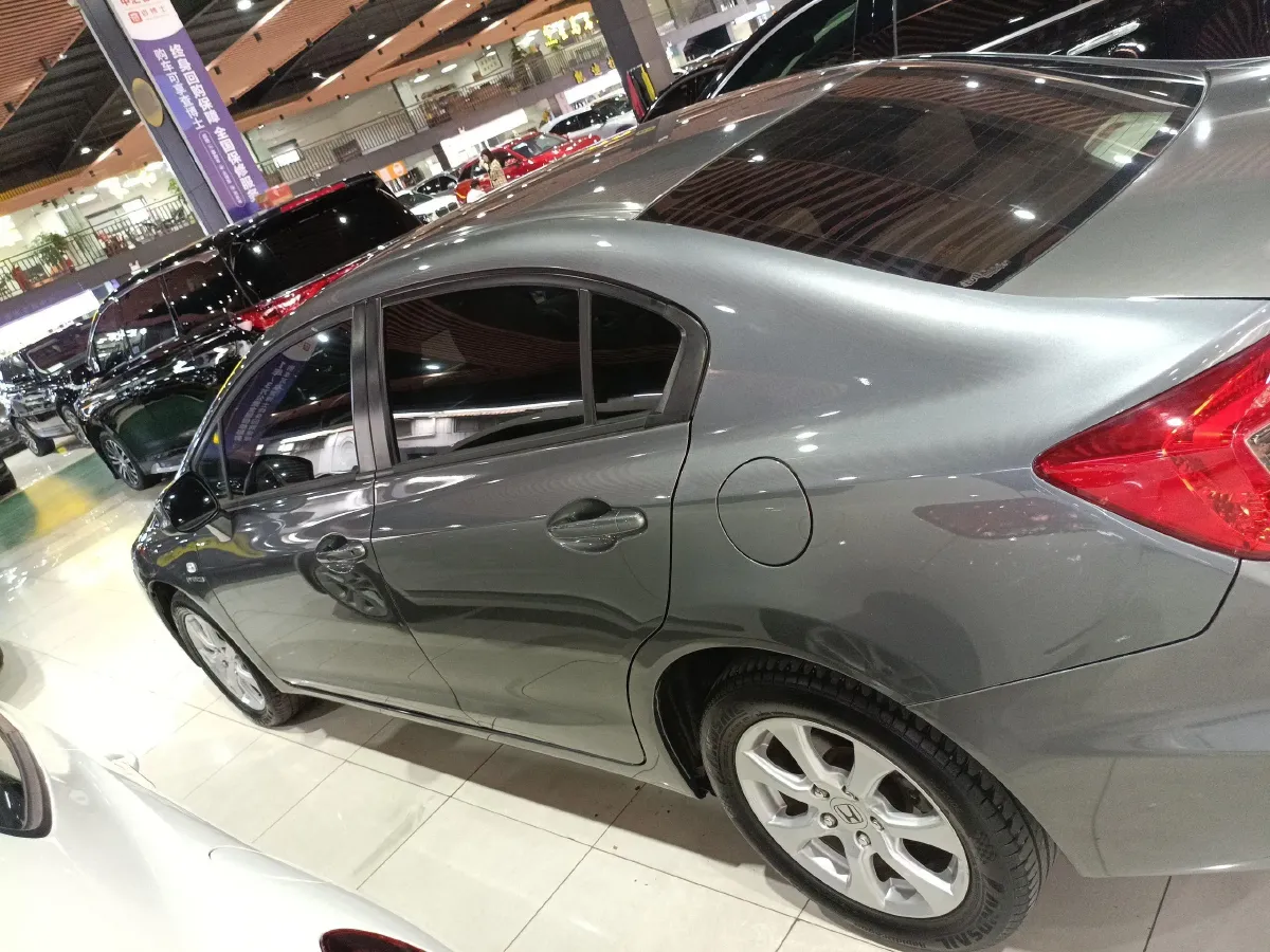 2013 Honda Civic 1.8L 141HP L4 5AT,autocango,china used car exporter,china ev exporter,chinese used car exporter,chinese used ev exporter