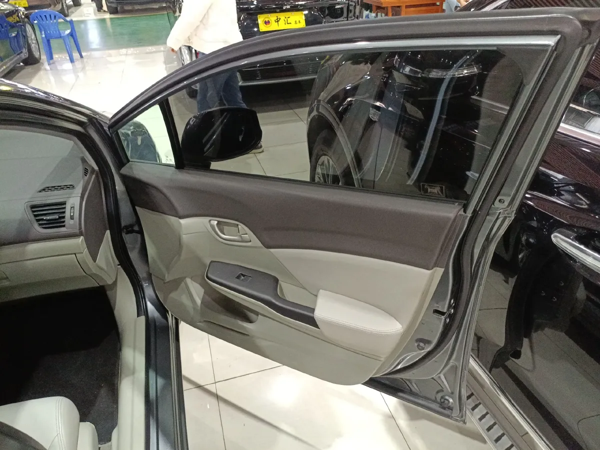 2013 Honda Civic 1.8L 141HP L4 5AT,autocango,china used car exporter,china ev exporter,chinese used car exporter,chinese used ev exporter