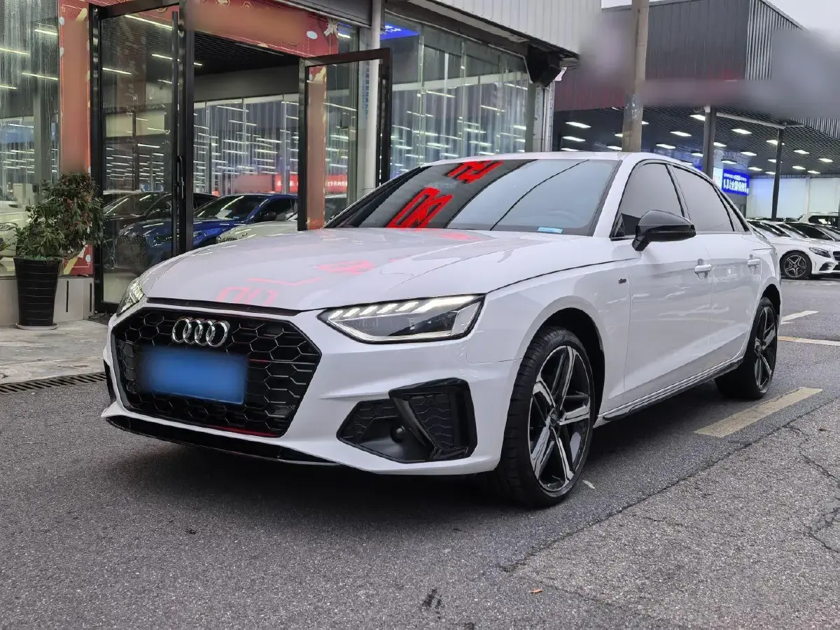 2024 Audi A4L 2.0T 190HP L4 7DCT