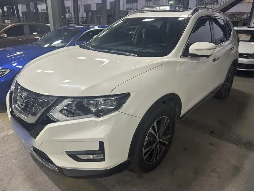 2017 Nissan X-Trail 2.5L 186HP L4 CVT