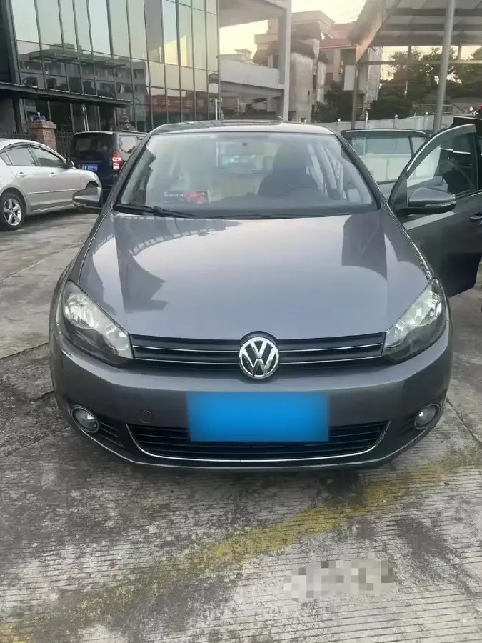 2012 Volkswagen Golf 1.4T 131HP L4 7DCT