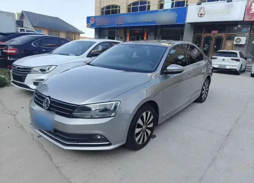 2018 Volkswagen Sagitar 1.2T 110HP L4 7DCT