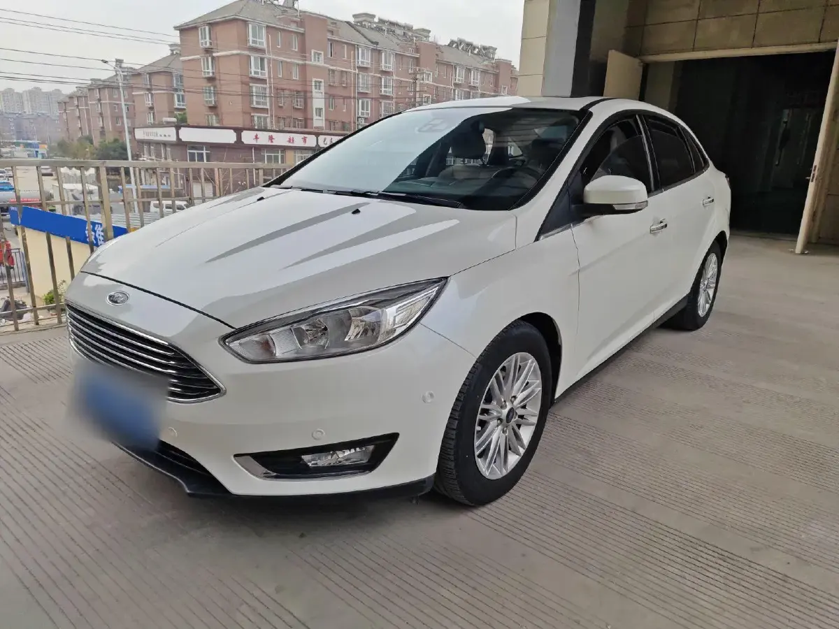 2015 Ford Focus 1.5T 181HP L4 6AT