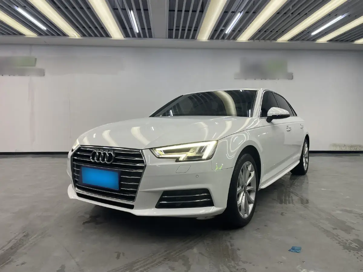 2017 Audi A4L 2.0T 190HP L4 7DCT