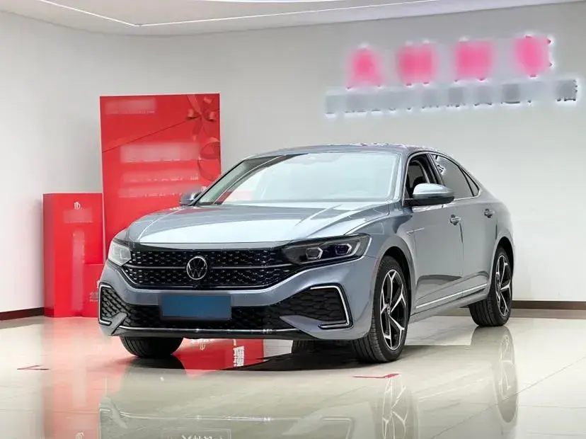 2022 Volkswagen Passat 2.0T 186HP L4 7DCT