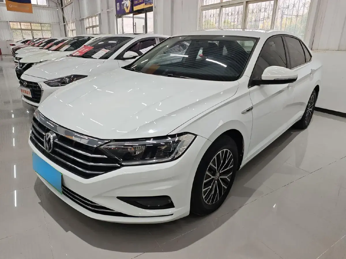 2020 Volkswagen Sagitar 1.2T 116HP L4 7DCT