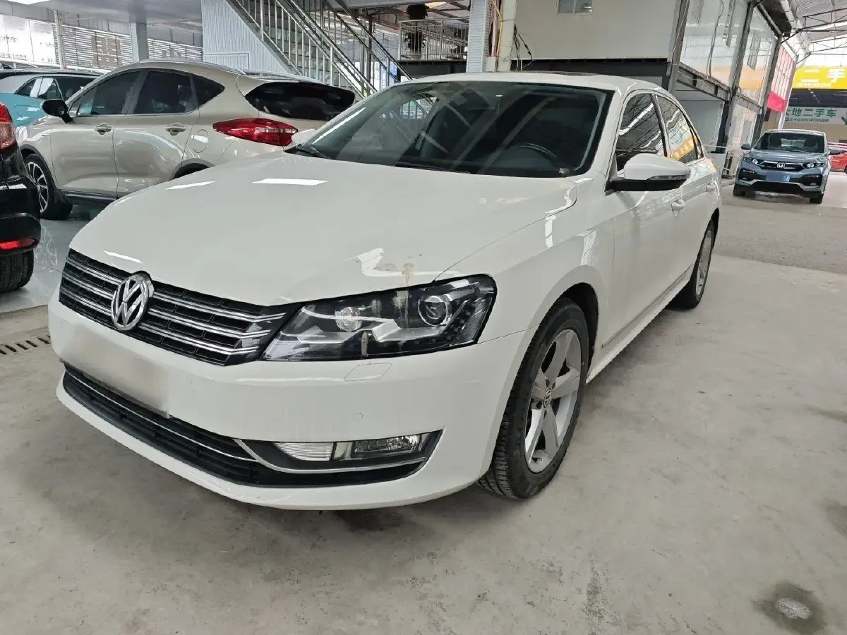2014 Volkswagen Passat 1.8T 160HP L4 7DCT