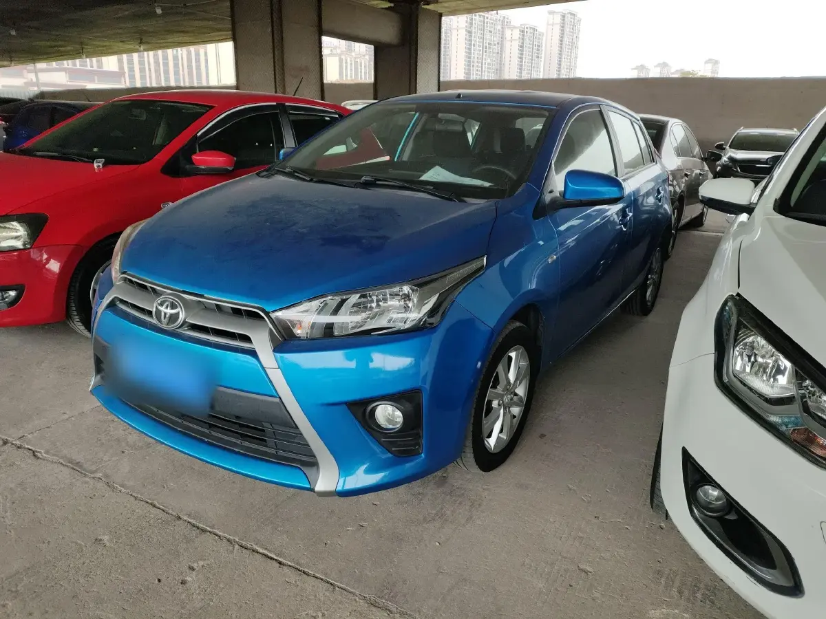 2014 Toyota Yaris L 1.5L 107HP L4 4AT