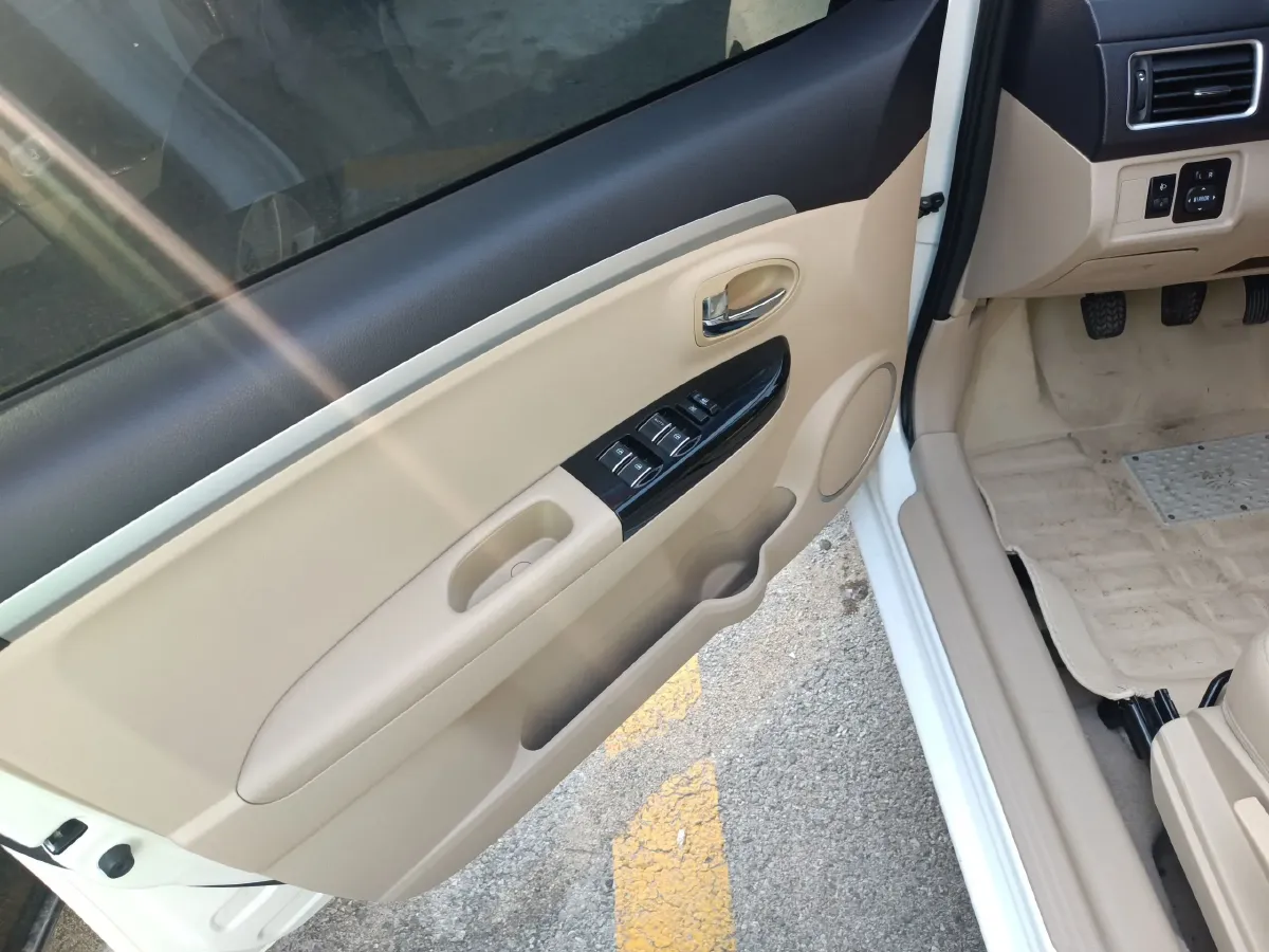 2015 Great Wall C30 1.5L 106HP L4 5MT,autocango,china used car exporter,china ev exporter,chinese used car exporter,chinese used ev exporter