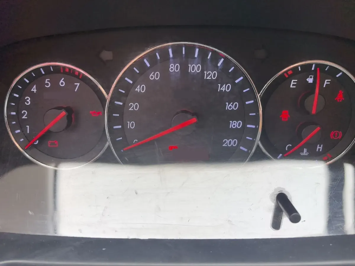 2012 ChangAn Alsvin V3 1.3L 94HP L4 5MT,autocango,china used car exporter,china ev exporter,chinese used car exporter,chinese used ev exporter