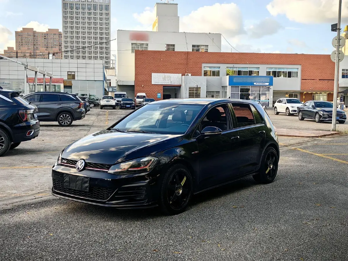 2019 Volkswagen GolfGTI 2.0T 220HP L4 7DCT