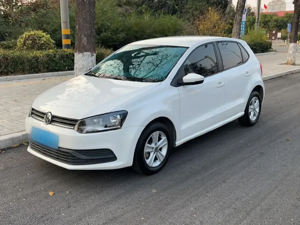 2016 Volkswagen Polo 1.4L 90HP L4 6AT