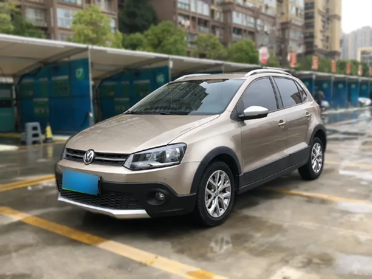2016 Volkswagen Polo 1.6L 110HP L4 6AT