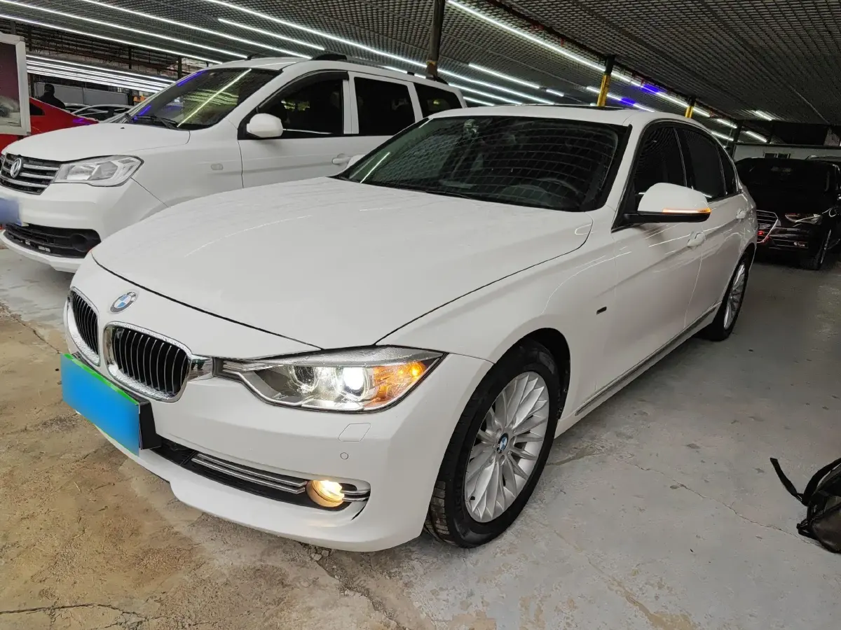 2015 BMW 3 Series 2.0T 245HP L4 8AT