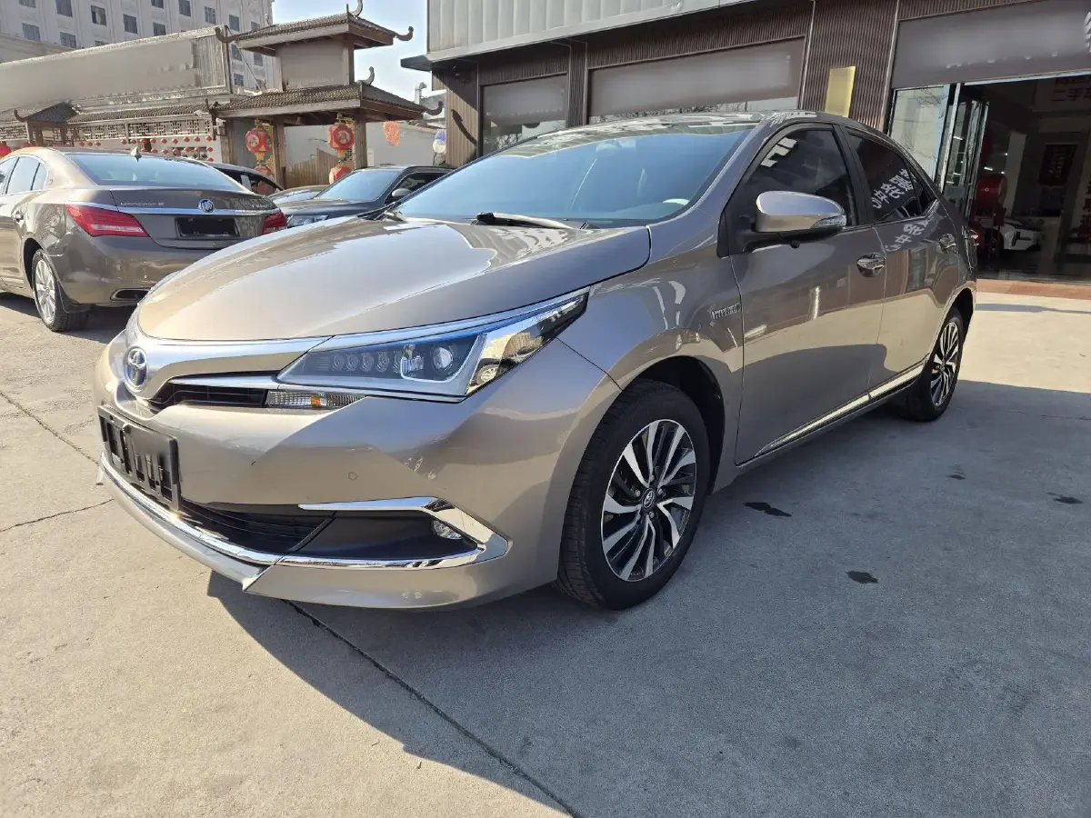 2017 Toyota Corolla 1.8L 99HP L4 E-CVT Hybrid