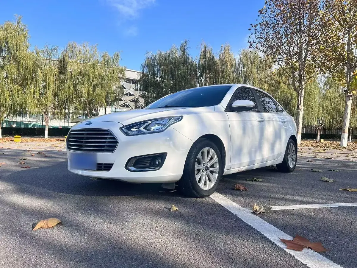 2015 Ford Escort 1.5L 113HP L4 6AT