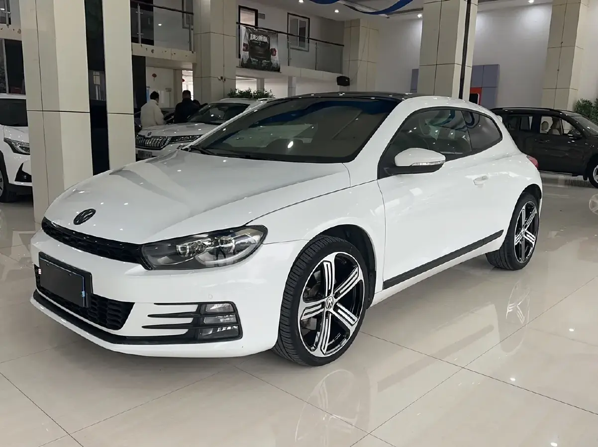 2015 Volkswagen Scirocco 2.0T 211HP L4 6DCT