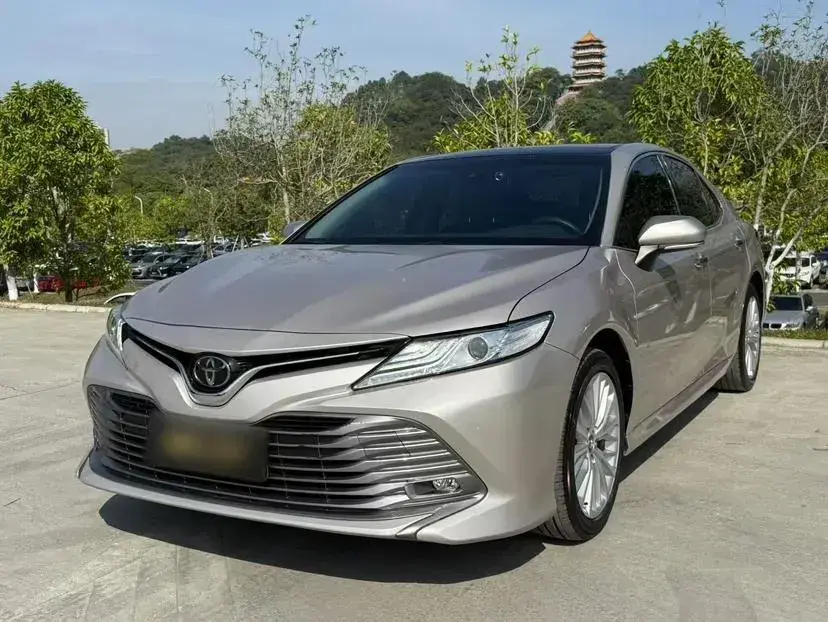 2019 Toyota Camry 2.5L 209HP L4 8AT