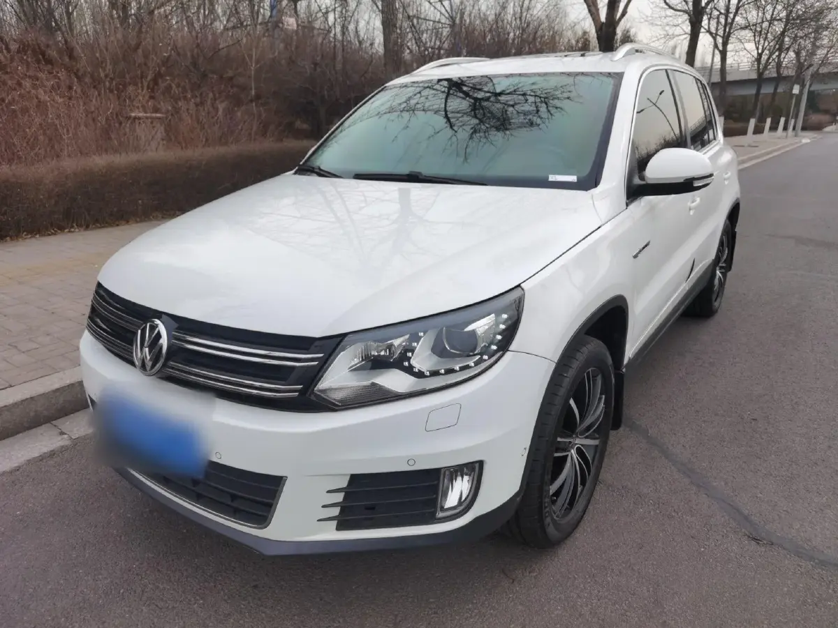2016 Volkswagen Tiguan 2.0T 200HP L4 6AT